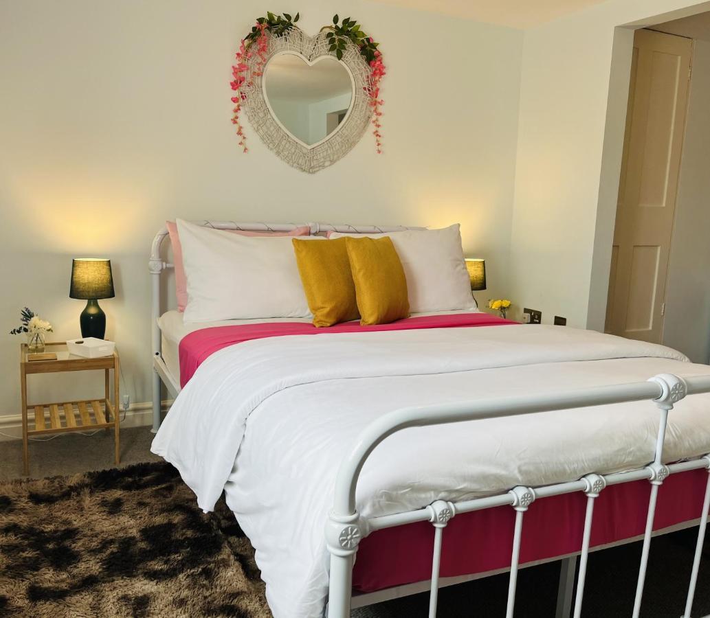 Beautiful Beachfront Retreat With A Stunning Sea View For The Ultimate Escape Away From The Busy World Below Herne Bay Exterior foto